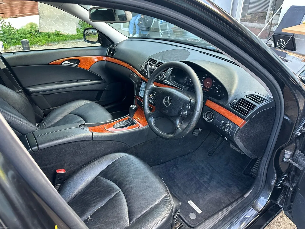 Mercedes - Image 3