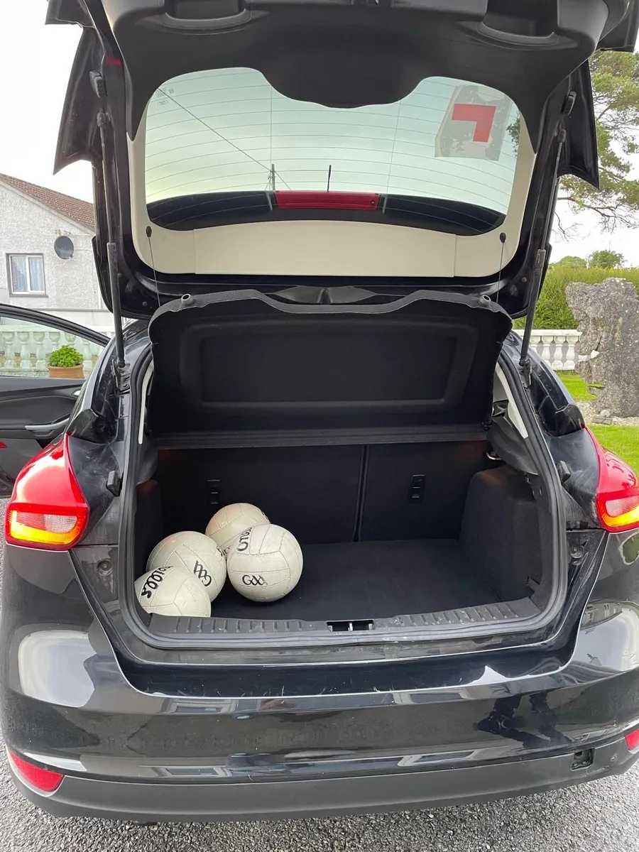 Ford Focus 1 litre zetec - Image 6