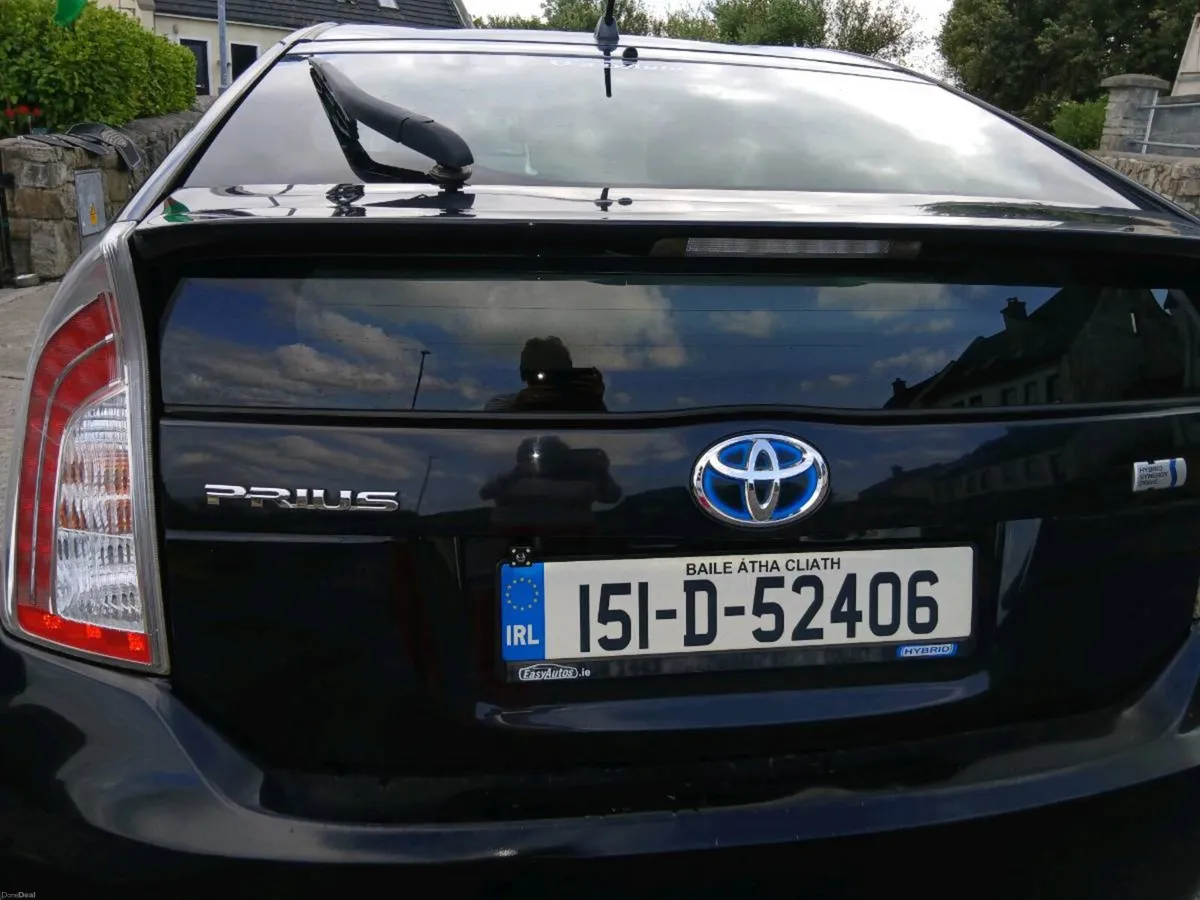 Toyota prius - Image 2