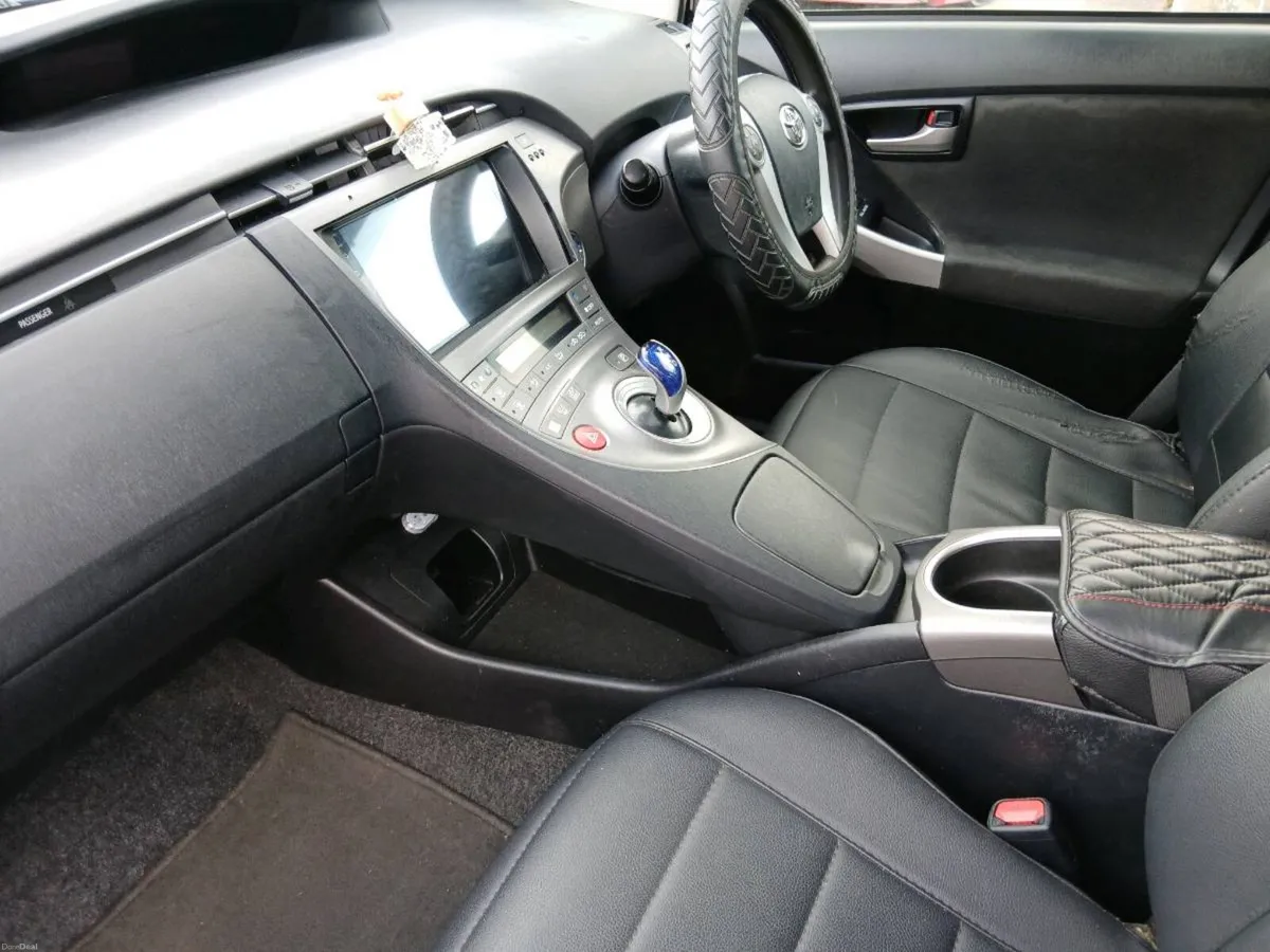 Toyota prius - Image 6