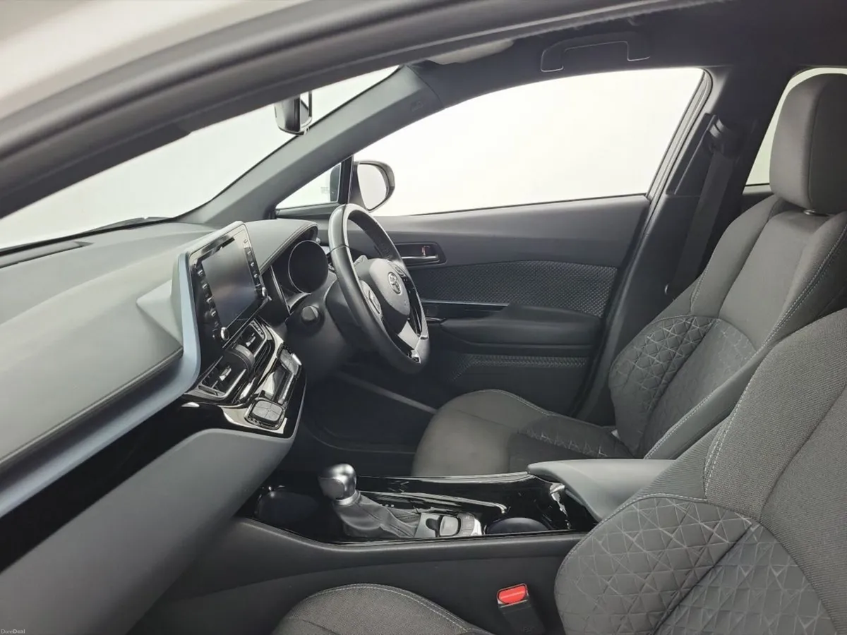 Toyota C-HR 1.8 HYBRID LUNA - Image 4