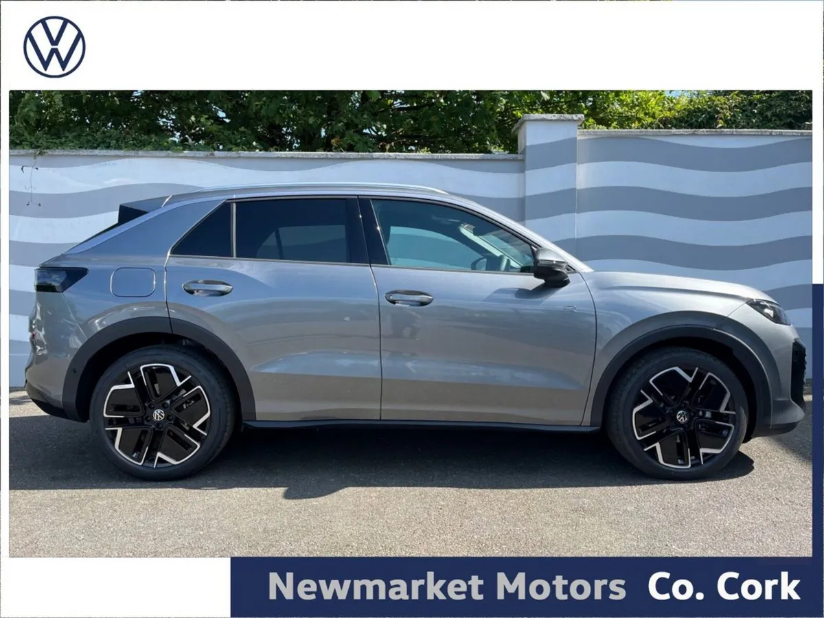 Volkswagen T-Roc R-LINE PLUS 1.5TSI 150BHP DSG AUT - Image 3