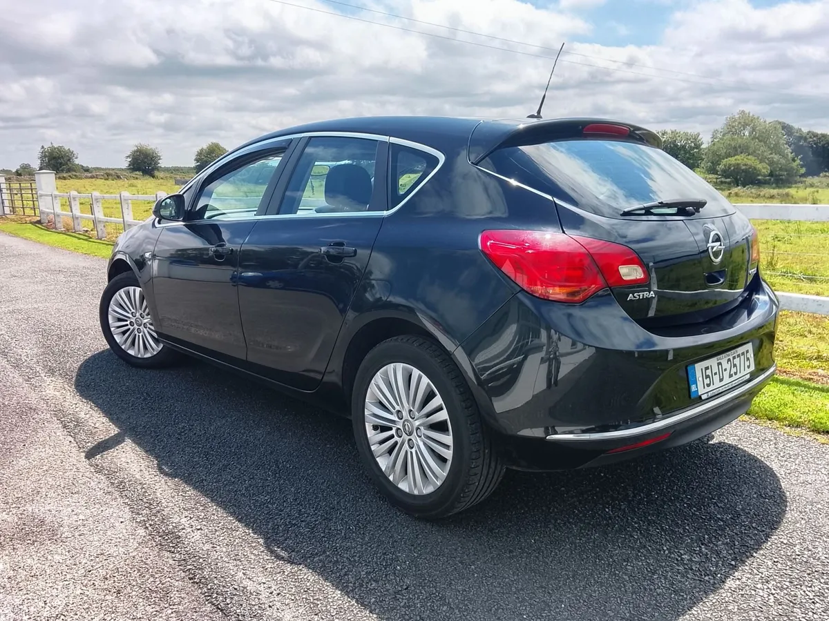 2015 Opel Astra, Diesel, NCT 07-2027, Low km's. - Image 2