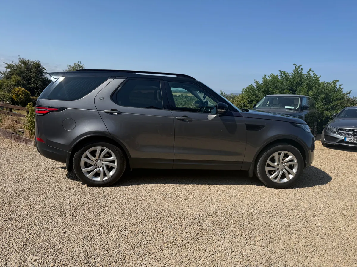 Land Rover Discovery SD3.0 7 Seater HSE - Image 5