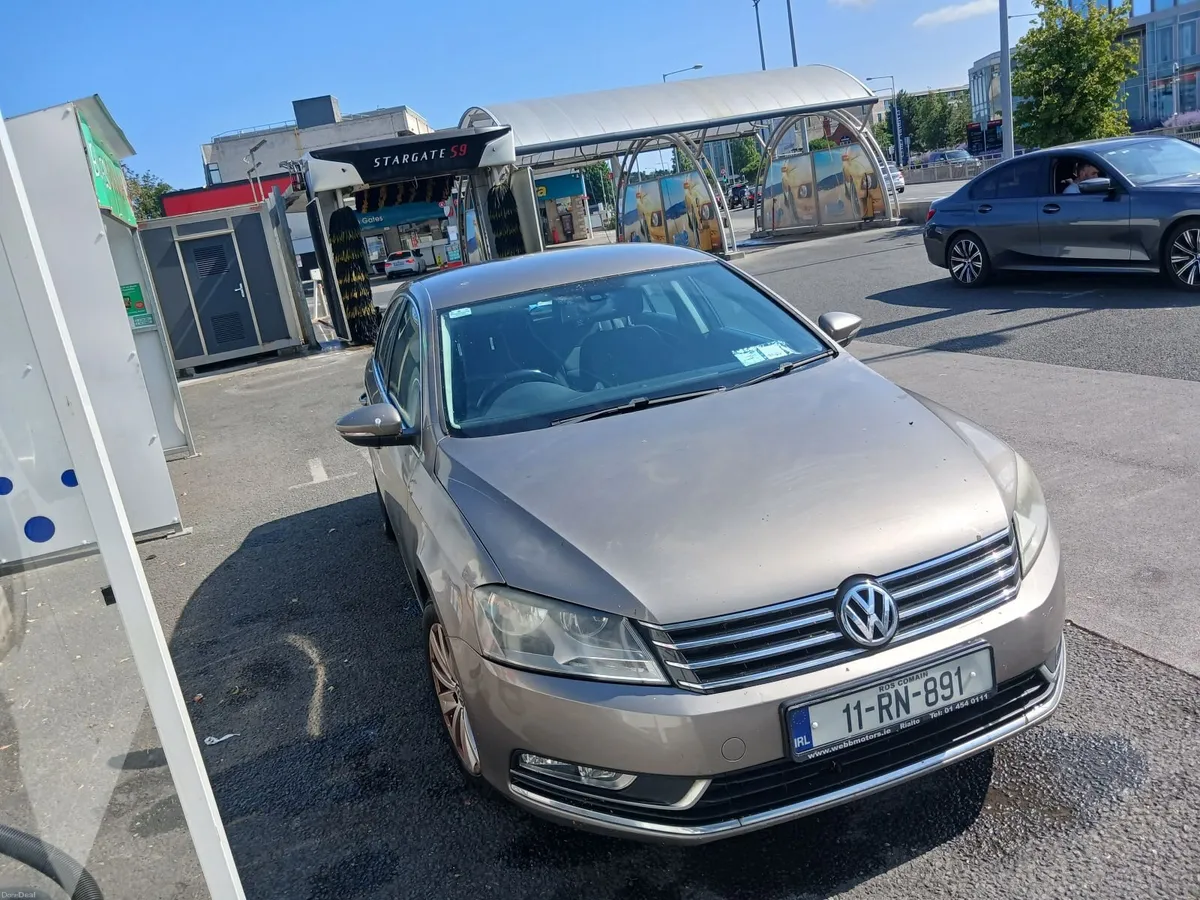 Volkswagen Passat 2011 - Image 1