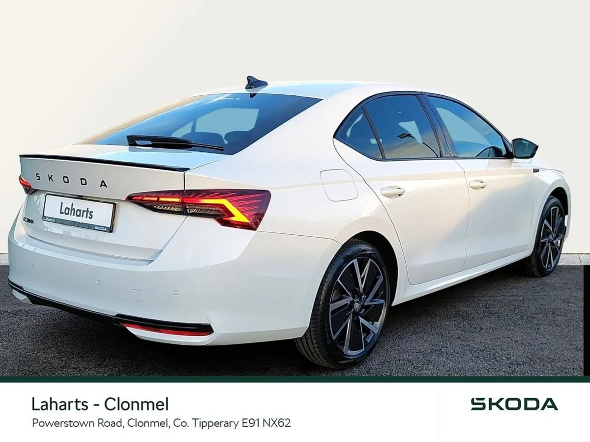 Skoda Octavia SPORTLINE 2.0TDI 150HP DSG *EX-DEMO* - Image 3