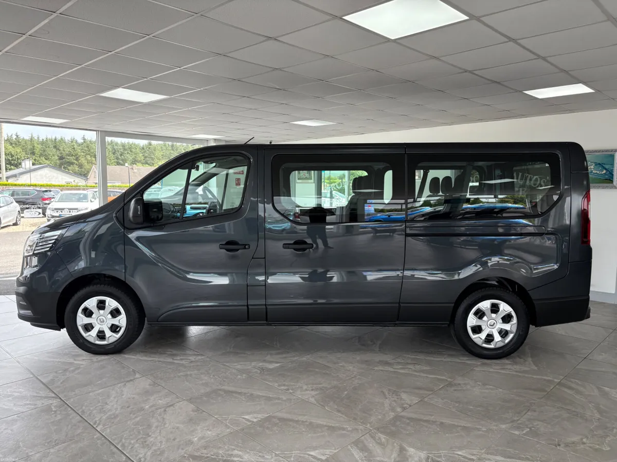 2024 Renault Trafic Advance 9 seater 2.0L Diesel - Image 6