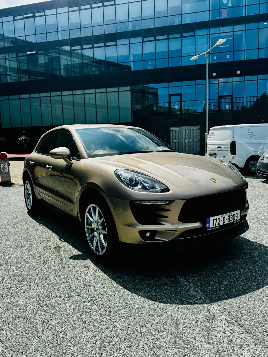 Porsche Macan S 3.0 Full Porsche Service History - Image 1