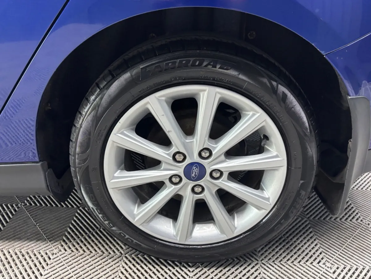 Ford Focus TITANIUM 1.5 TD 95PS 6SPEED 4DR - Image 3