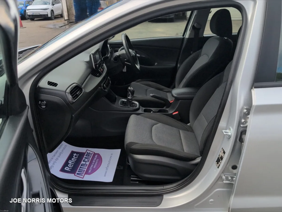 Hyundai i30 I 30 DELUXE 5DR - Image 4