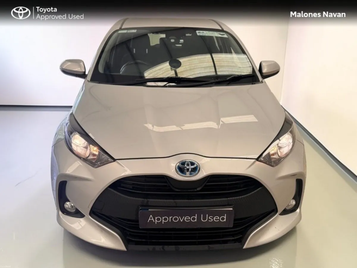 Toyota Yaris 1.5 HYBRID LUNA 4DR AUTO - Image 5