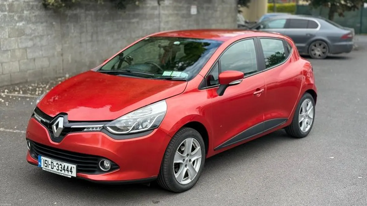2015 Renault Clio - Image 1