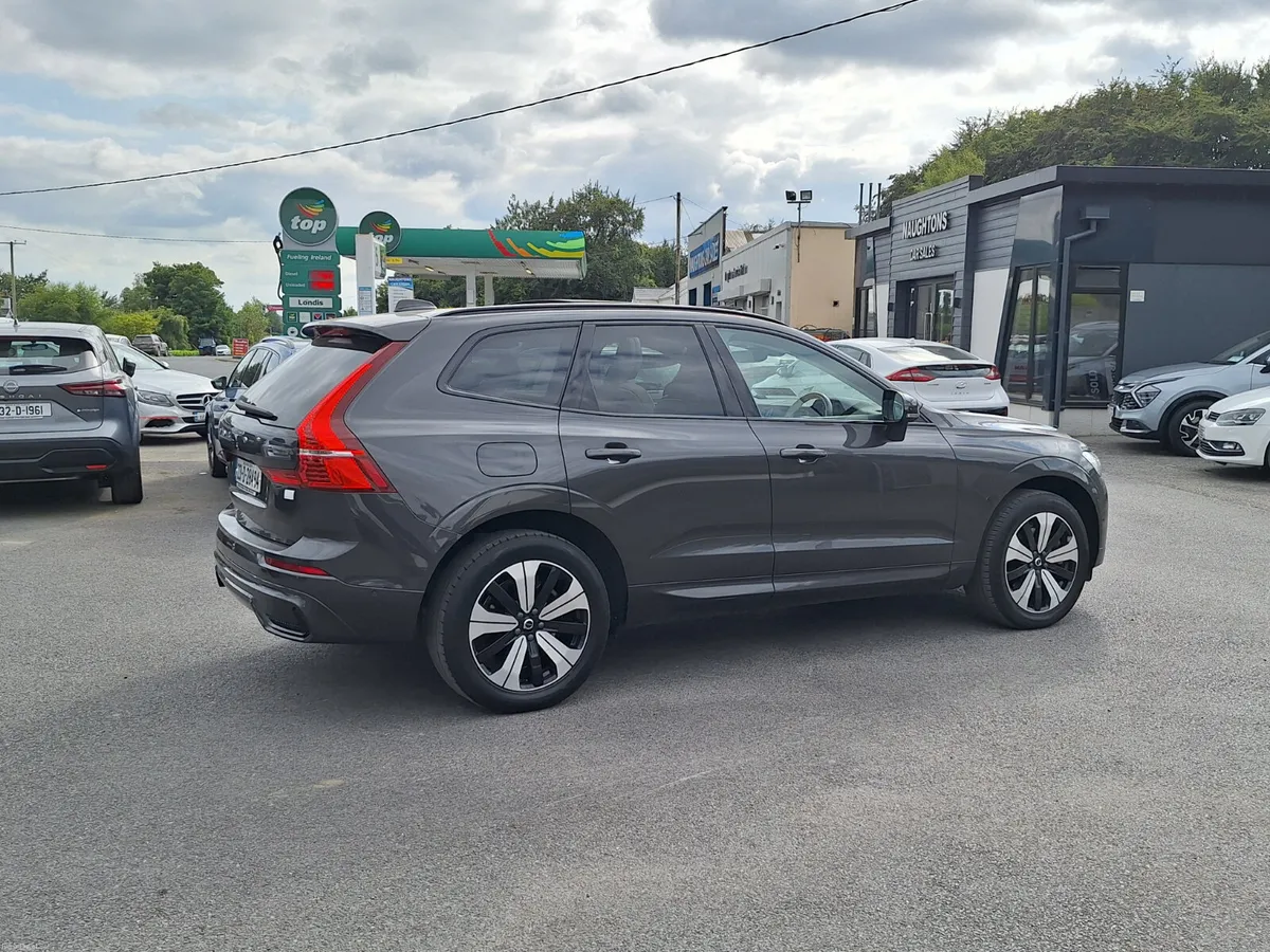 Volvo XC60 Plus Dark PHEV *Sunroof/Top Spec - Image 3
