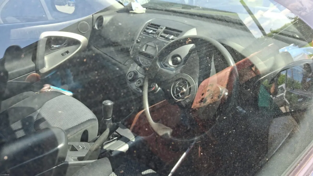 Toyota Rav 4 2.0 Petrol 4x4 NCT and taxed - Image 6