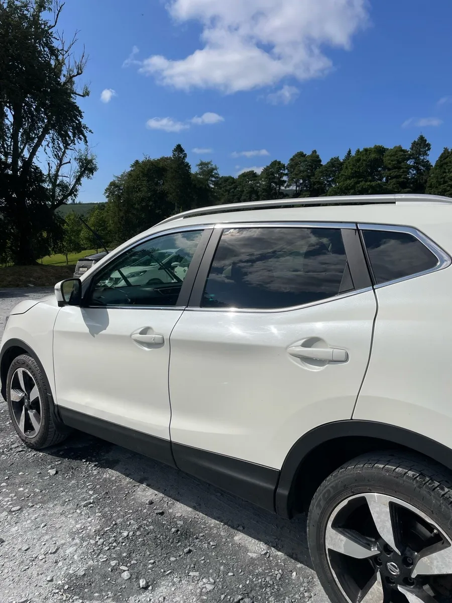 Car - Image 2