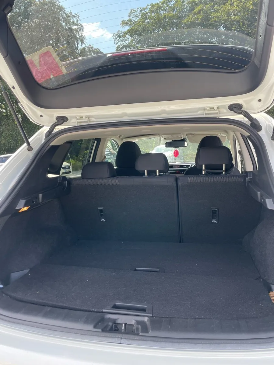 Car - Image 4