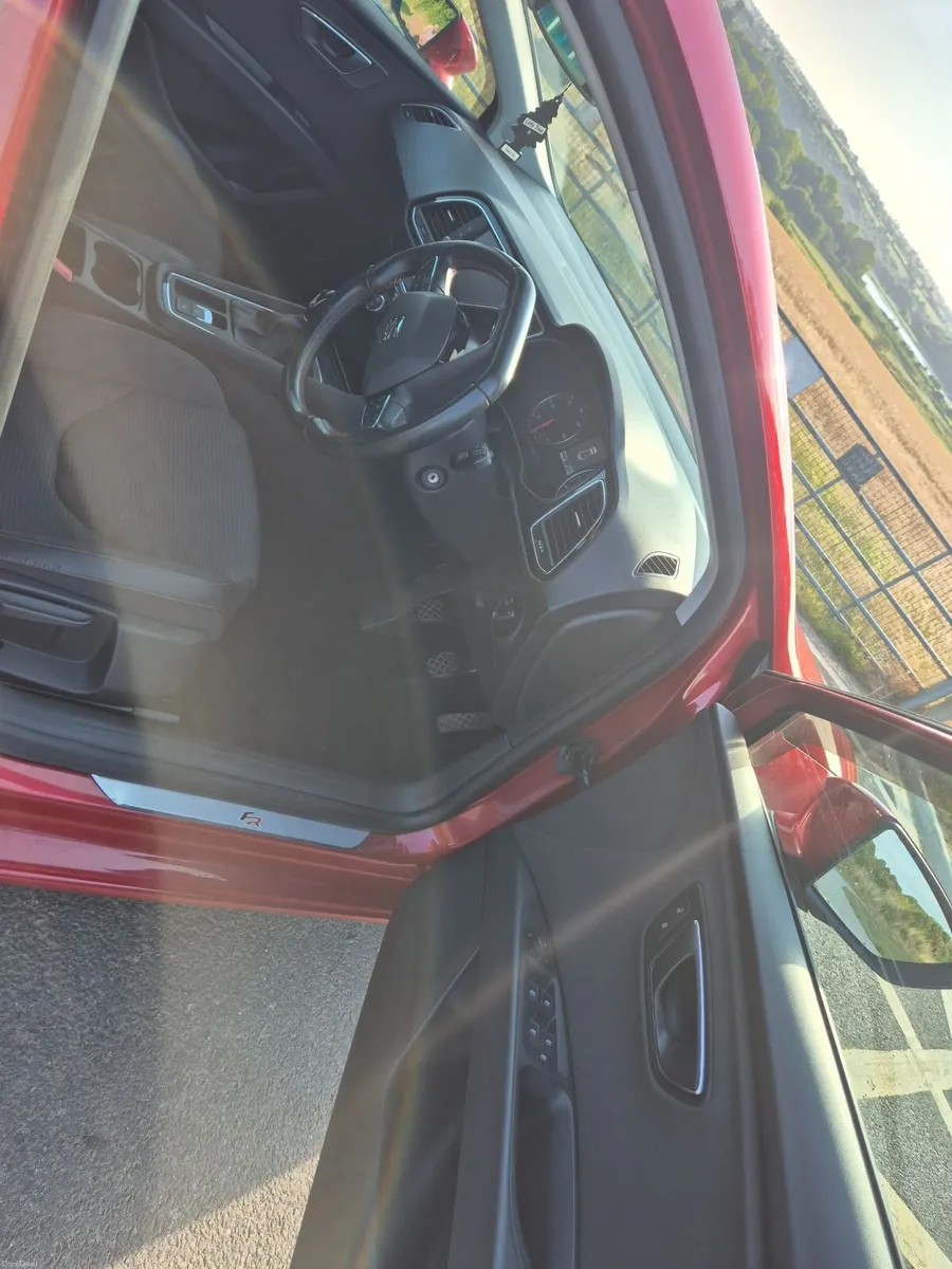 2018 SEAT Leon FR 2.0 TDI 150 HP | Technology Pack - Image 4