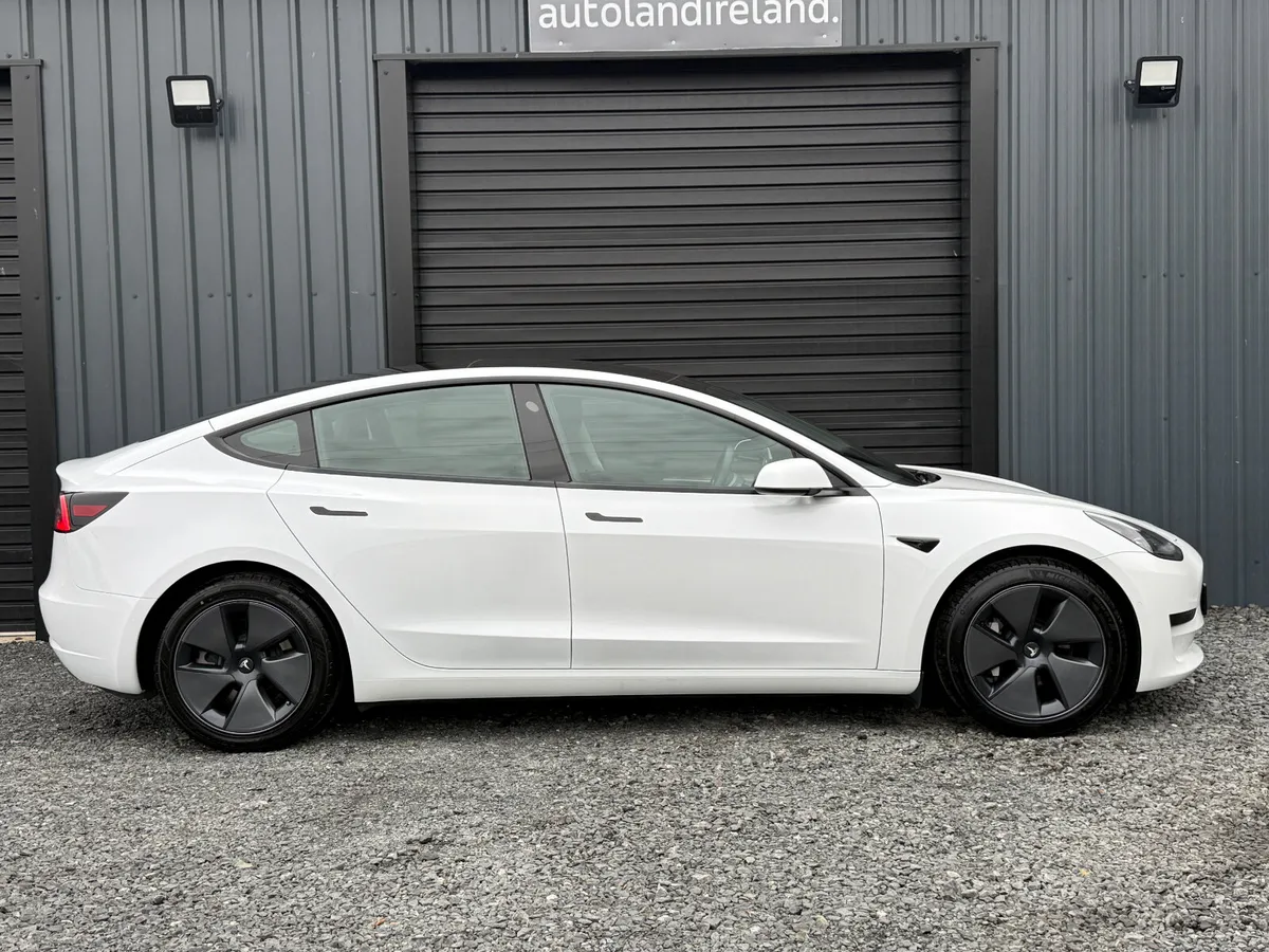 211 Tesla Model 3 Standard Range - Image 2