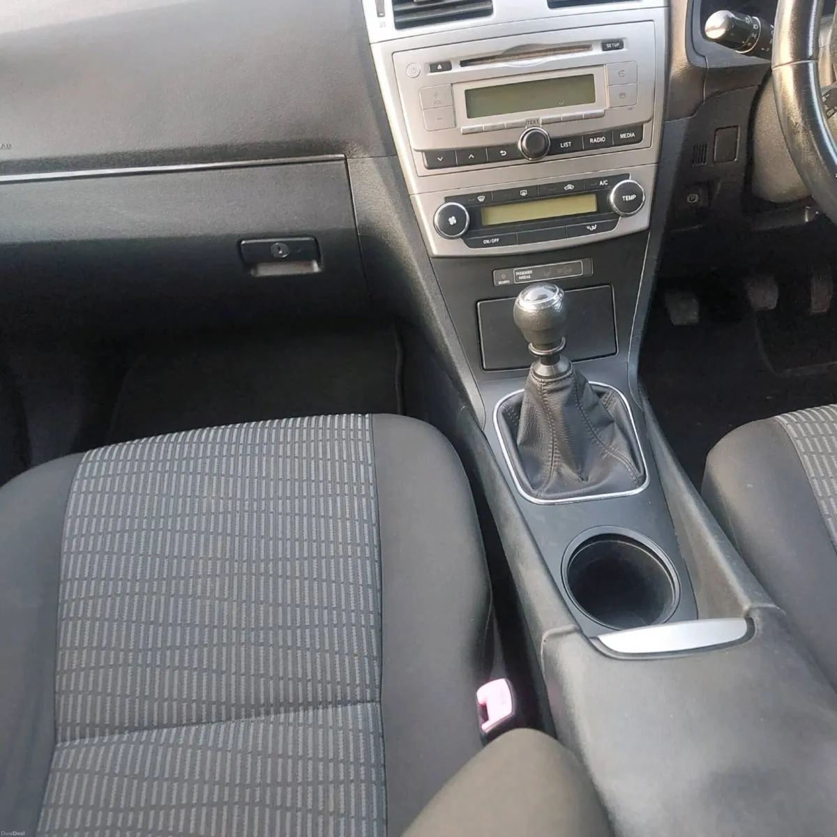 2012 toyota Avensis 2.0 nct 4/27 tax 8/26 - Image 4
