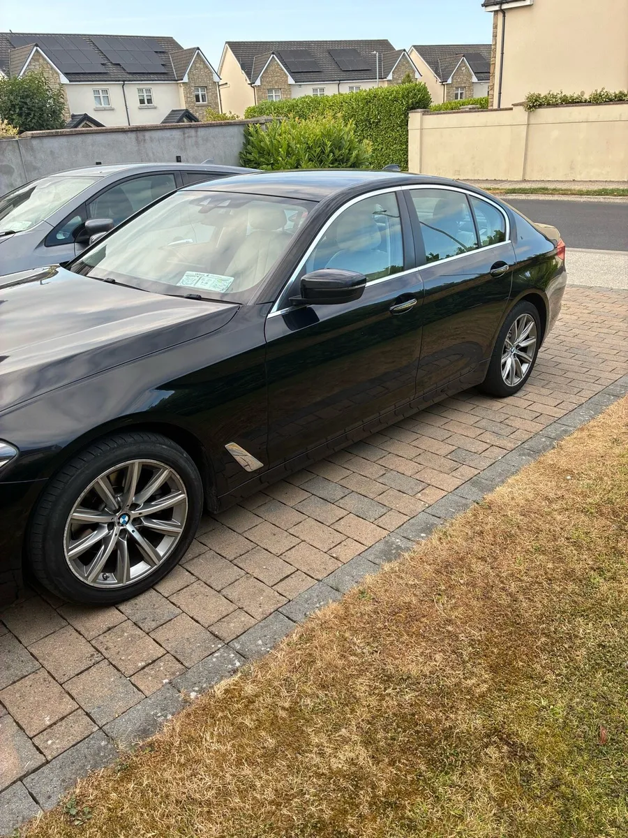 BMW 5-Series SE - Image 2