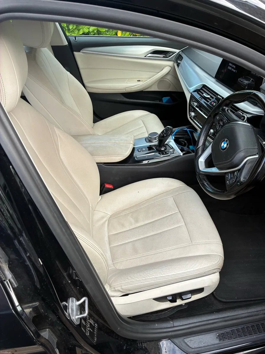 BMW 5-Series SE - Image 4