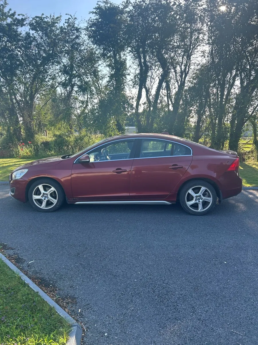 2010 Volvo S60 - Image 3