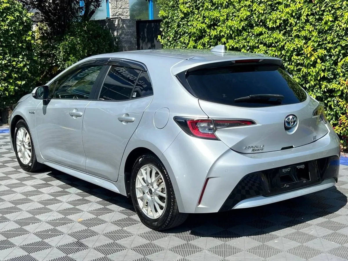 Toyota Corolla SPORT 1.8 HYBRID AUTO // DUAL ZONE - Image 5