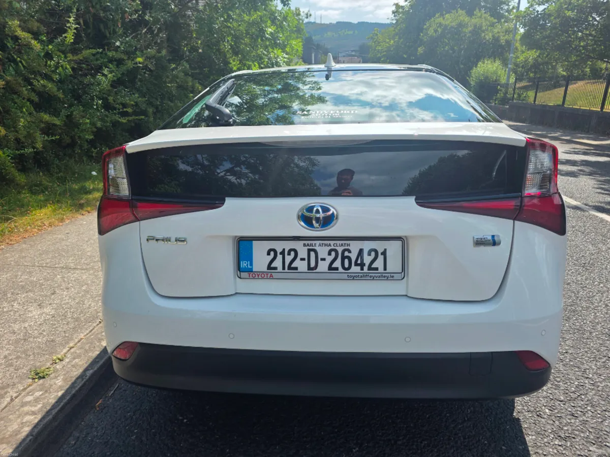 Toyota Prius ZVW51 5DR Auto - Image 4