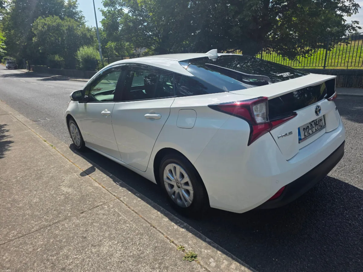 Toyota Prius ZVW51 5DR Auto - Image 5