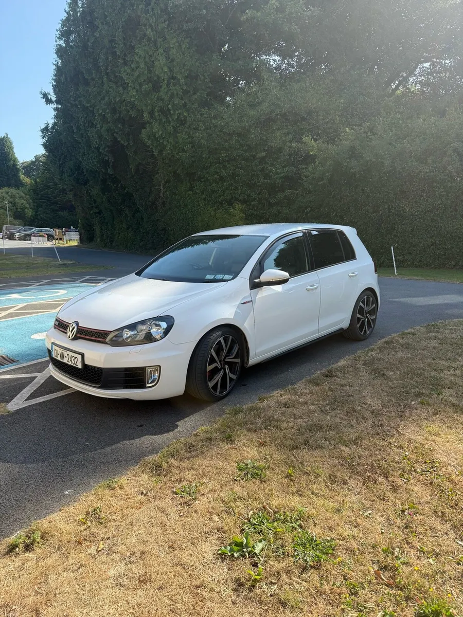 Volkswagen Golf GTI - High Spec - Image 3