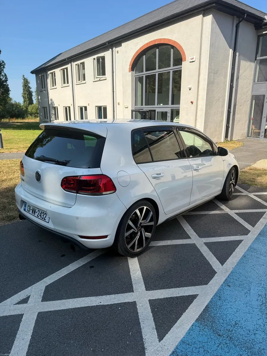 Volkswagen Golf GTI - High Spec - Image 6