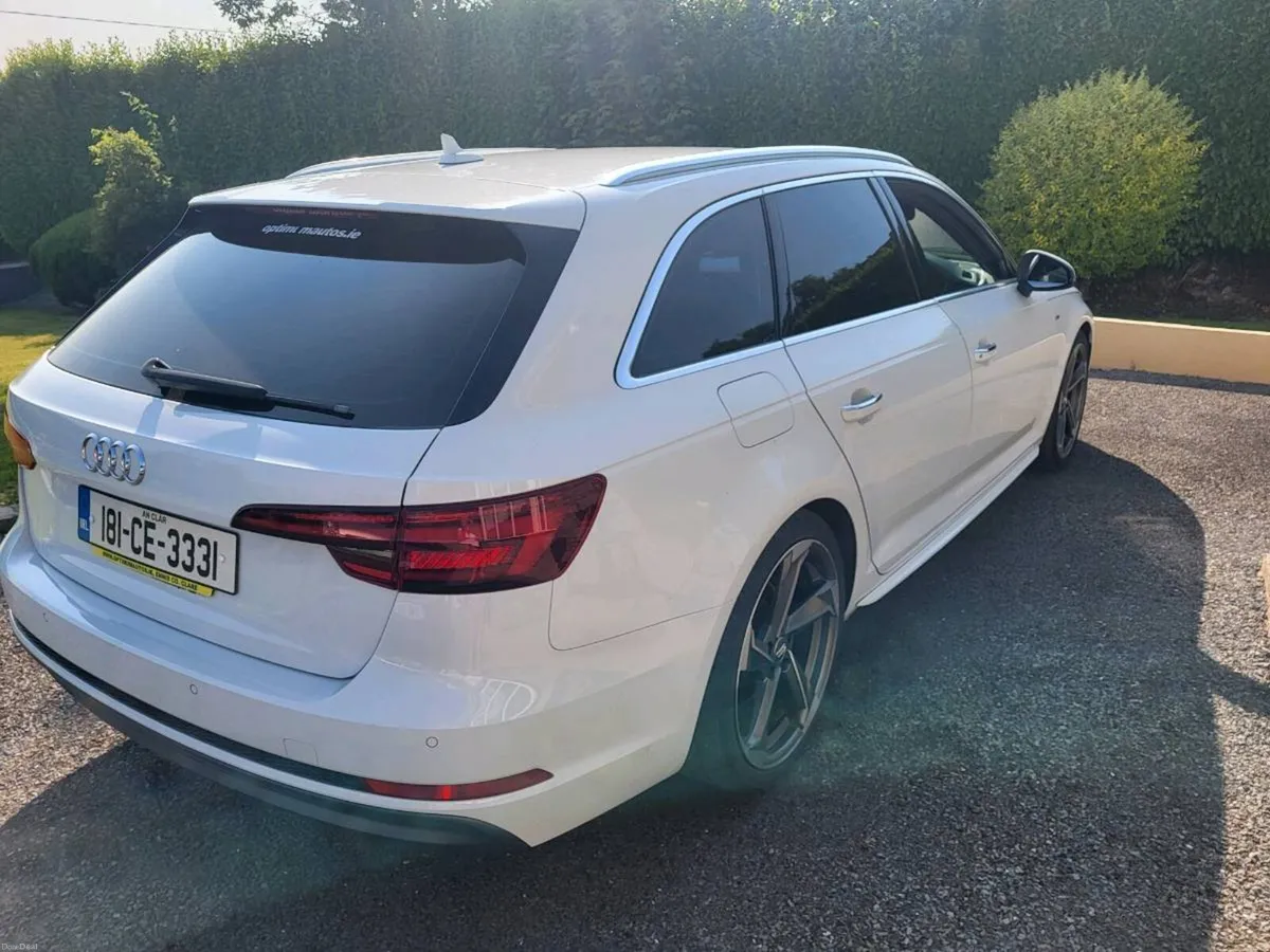 Audi A4 Avant S-line black edition - Image 2