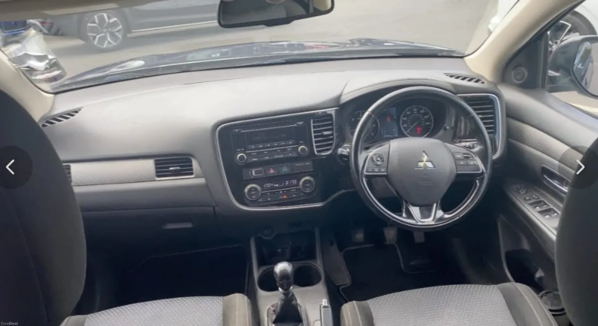 Mitsubishi Outlander  4WD 2016 - Image 5