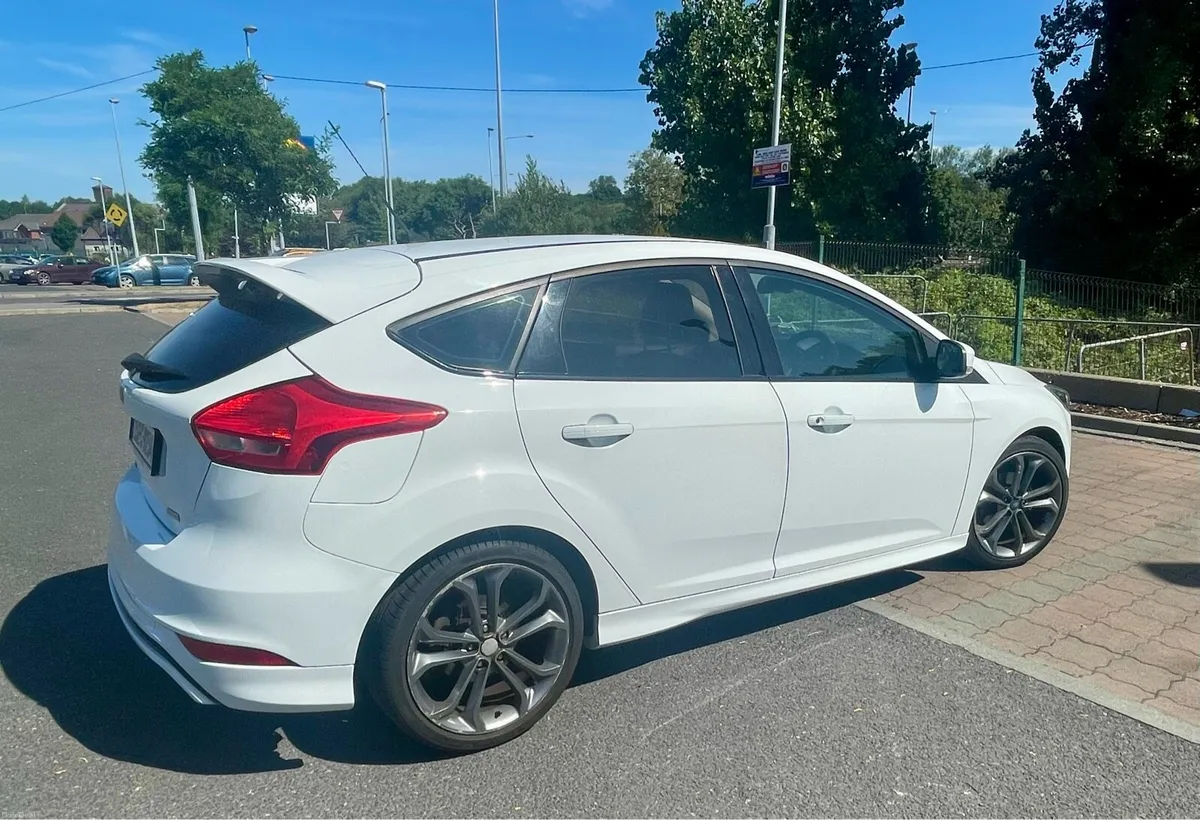 Ford Focus - Zetec Sport - 1.0L Petrol - Image 2