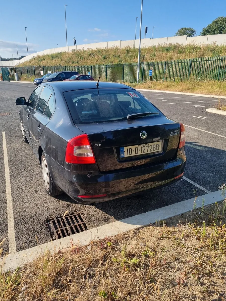 Skoda Octavia 2010 - Image 2