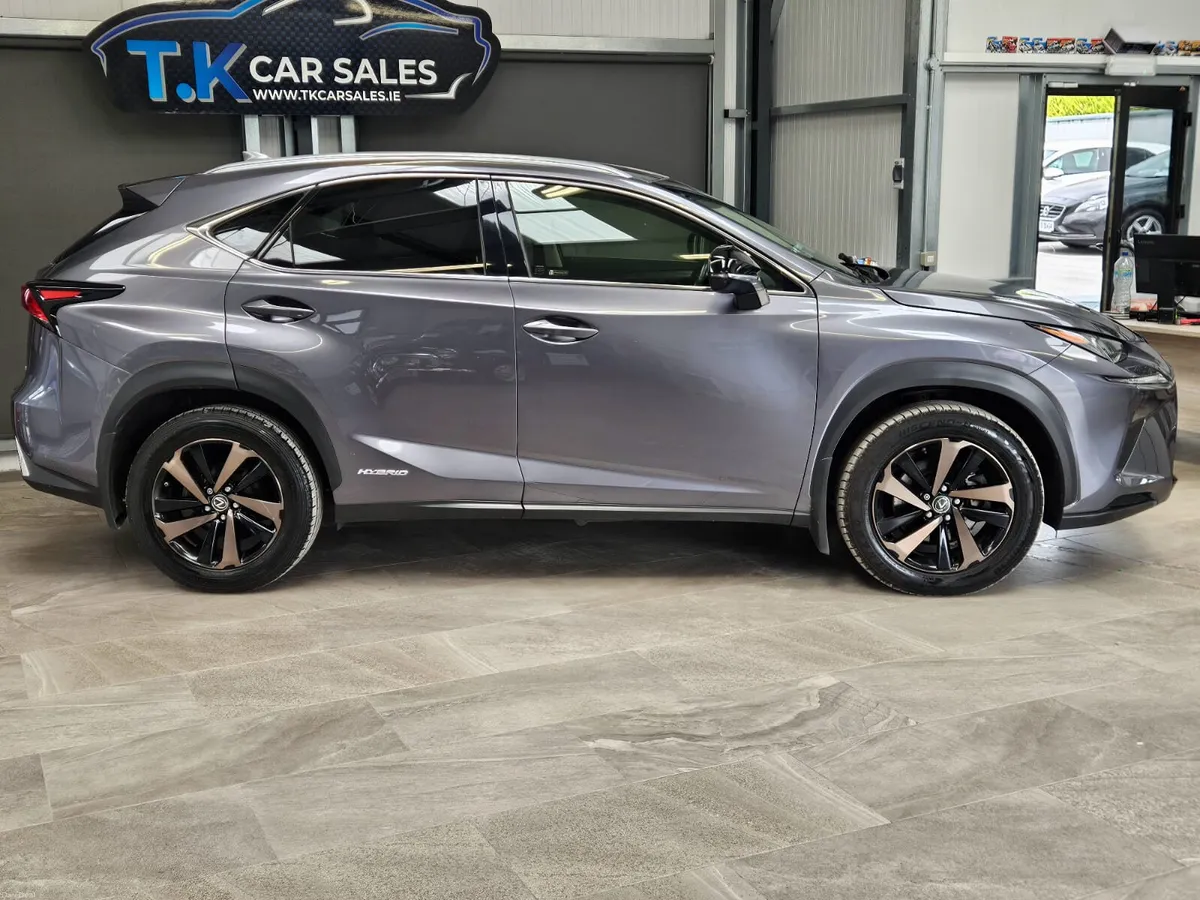 181-LEXUS NX-300 H SPORT HYBRID - Image 2