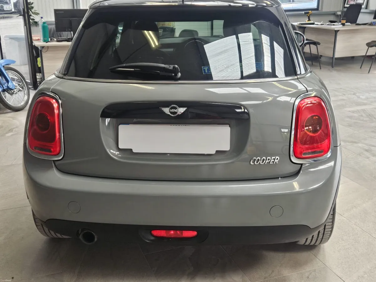 17 MINI COOPER 1.5 PETROL - Image 4