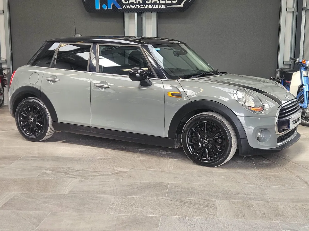 17 MINI COOPER 1.5 PETROL - Image 1
