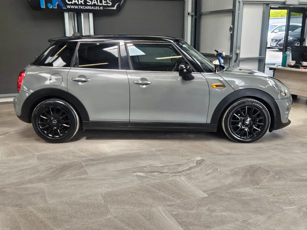 17 MINI COOPER 1.5 PETROL - Image 3