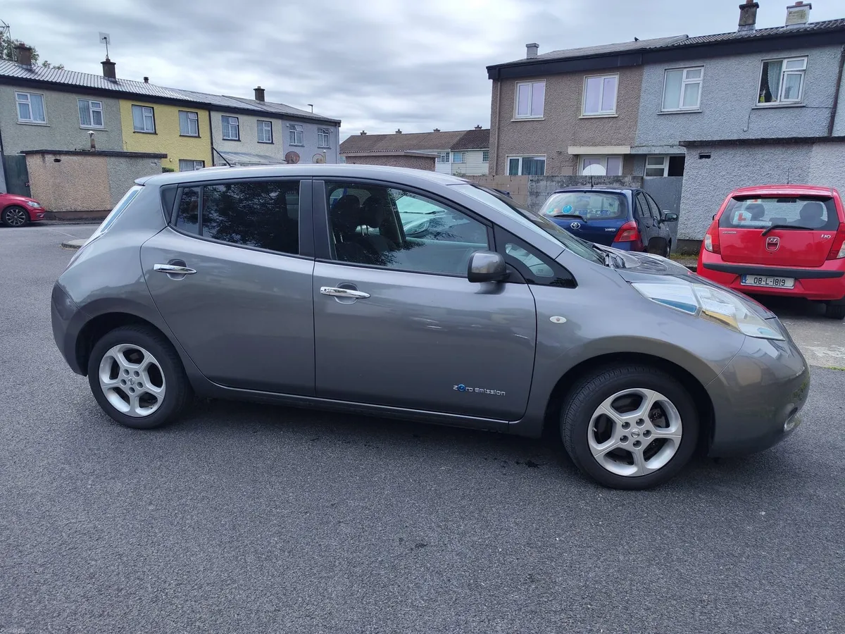 ​2015 Nissan Leaf 24kWh SV (Automatic) - Image 1