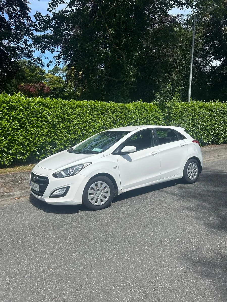 Hyundai i30 2015 - Image 2