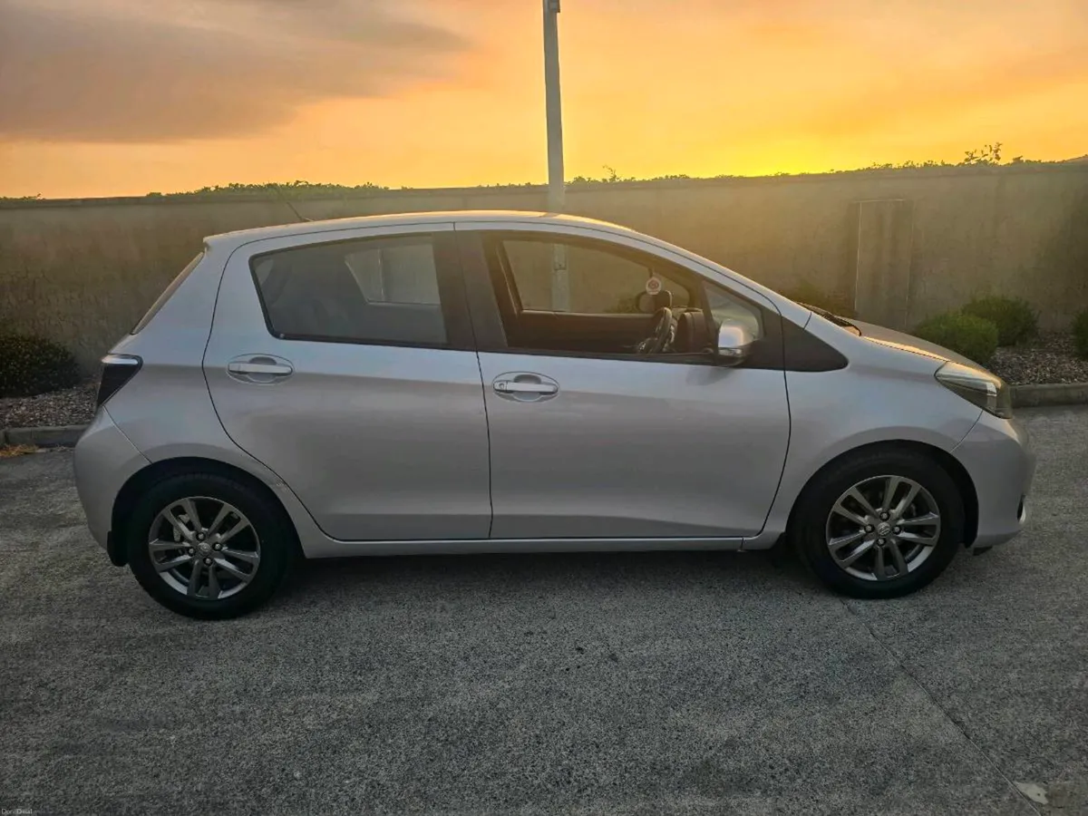 Toyota Yaris 1.3 VVTI ICON - Image 2