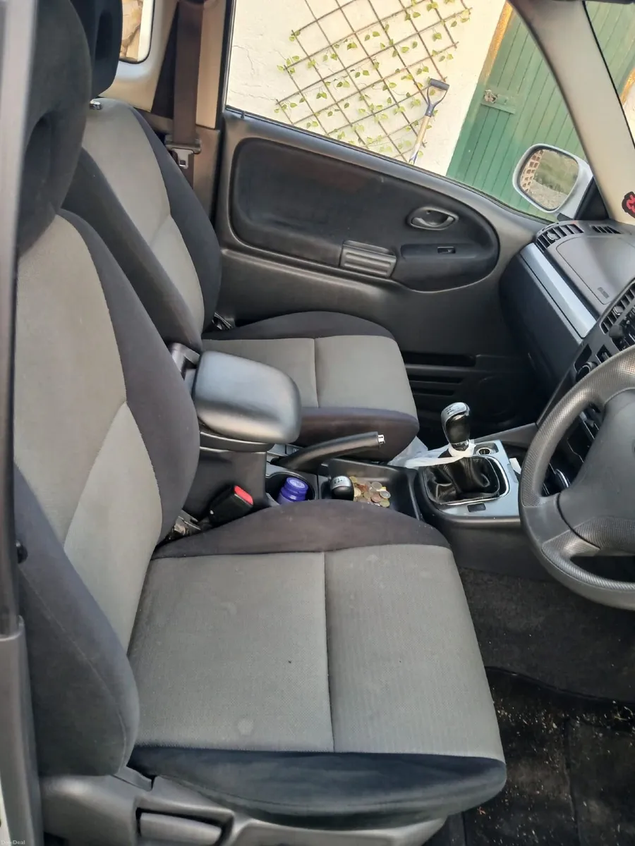 Suzuki Grand Vitara 2005 - Image 2