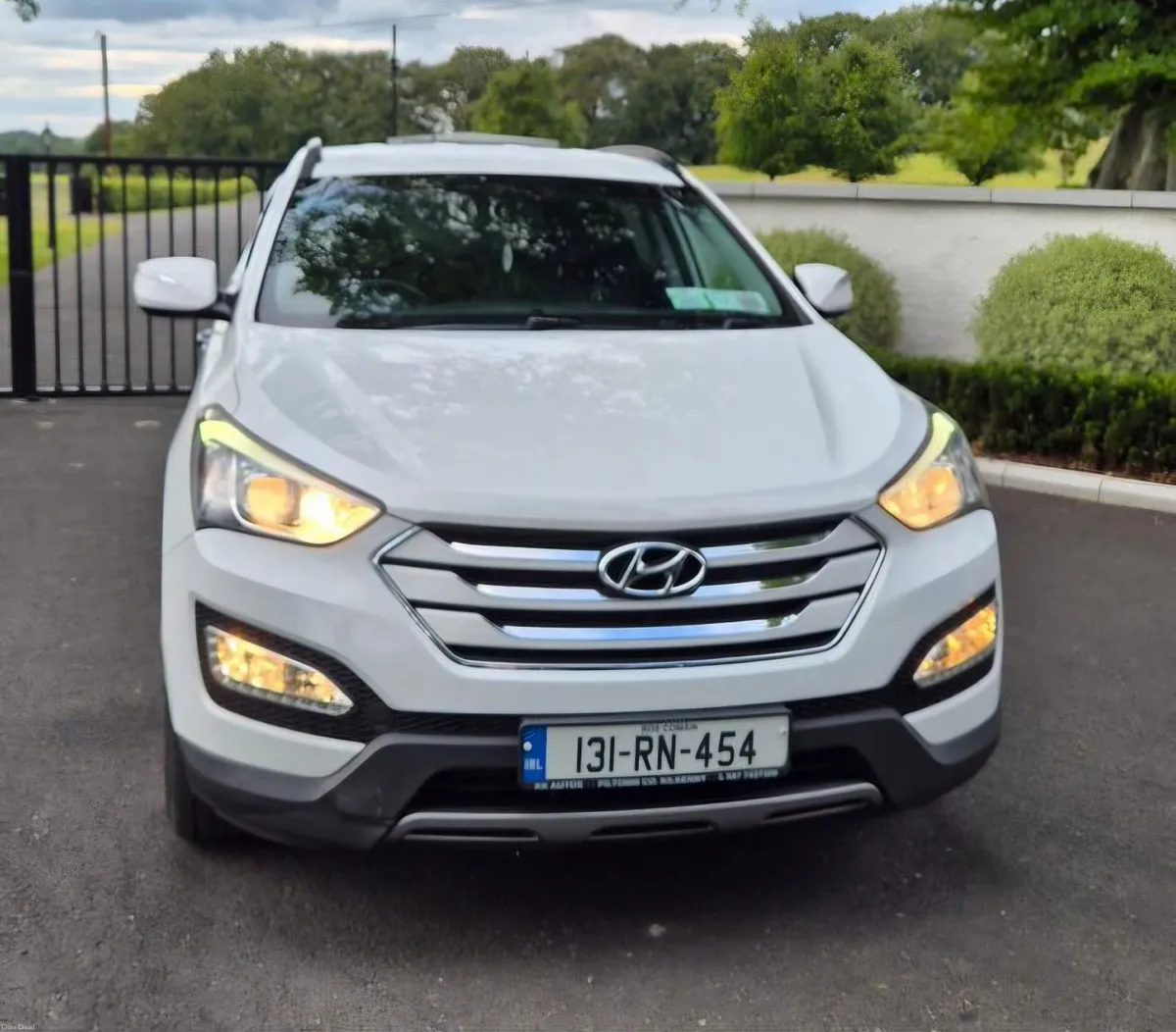 Hyundai Santa Fe 2013 4WD 7 Seater - Image 2