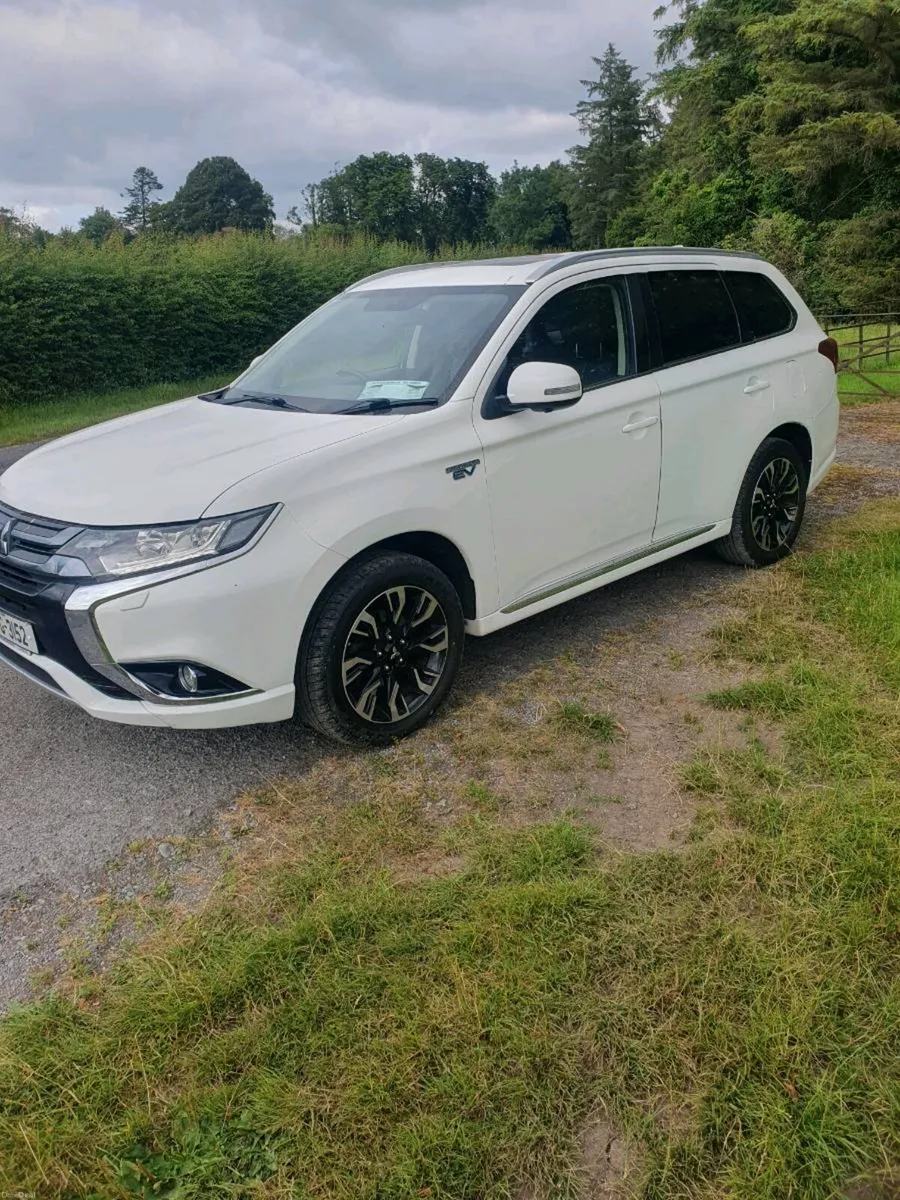 172 Mitsubishi outlander phev 2.0 petrol hybrid - Image 2