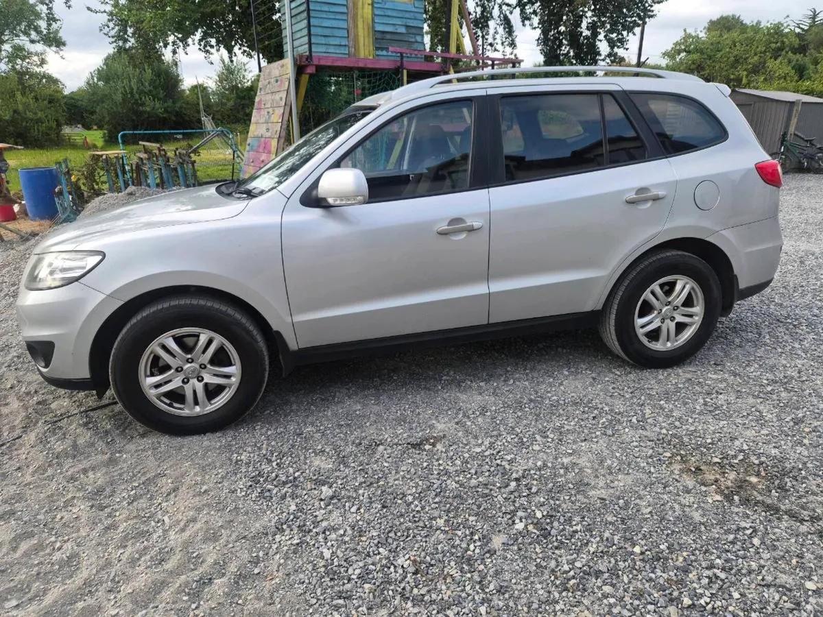 2011 Hyundai Santa Fe - Image 4