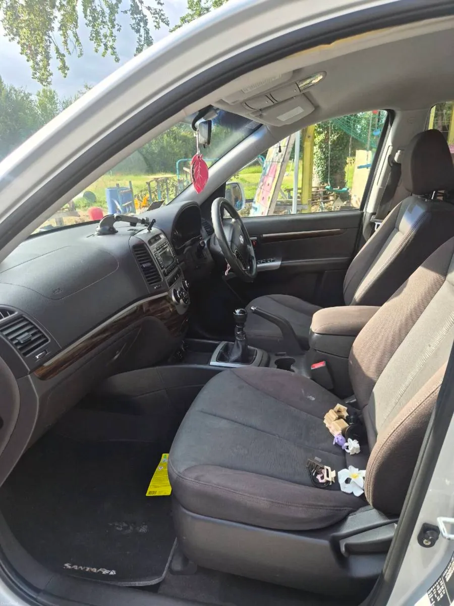 2011 Hyundai Santa Fe - Image 6