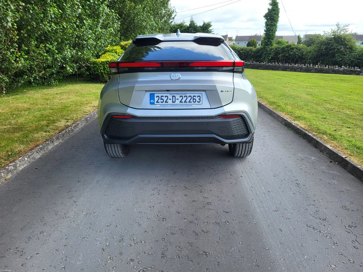 Toyota C-HR HYBRID  2025 - Image 3
