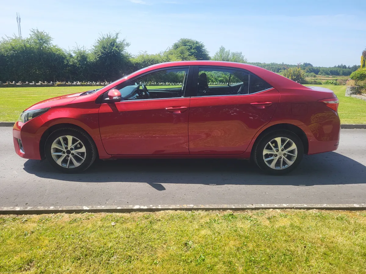 Toyota Corolla   petrol 1.3   2016 - Image 5