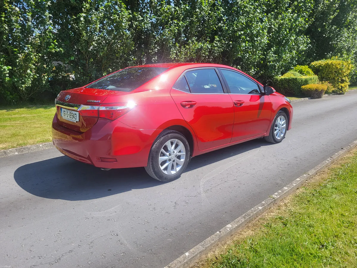 Toyota Corolla   petrol 1.3   2016 - Image 2